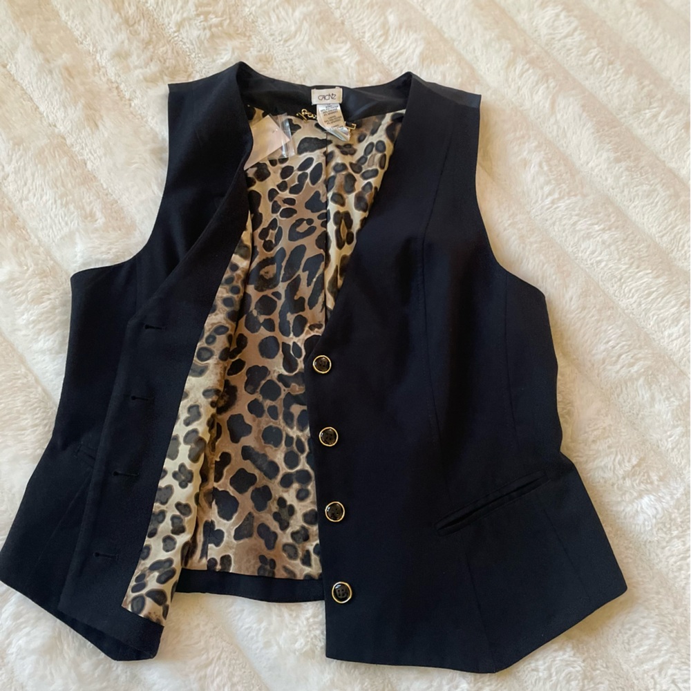 Cach Vest. - image 5